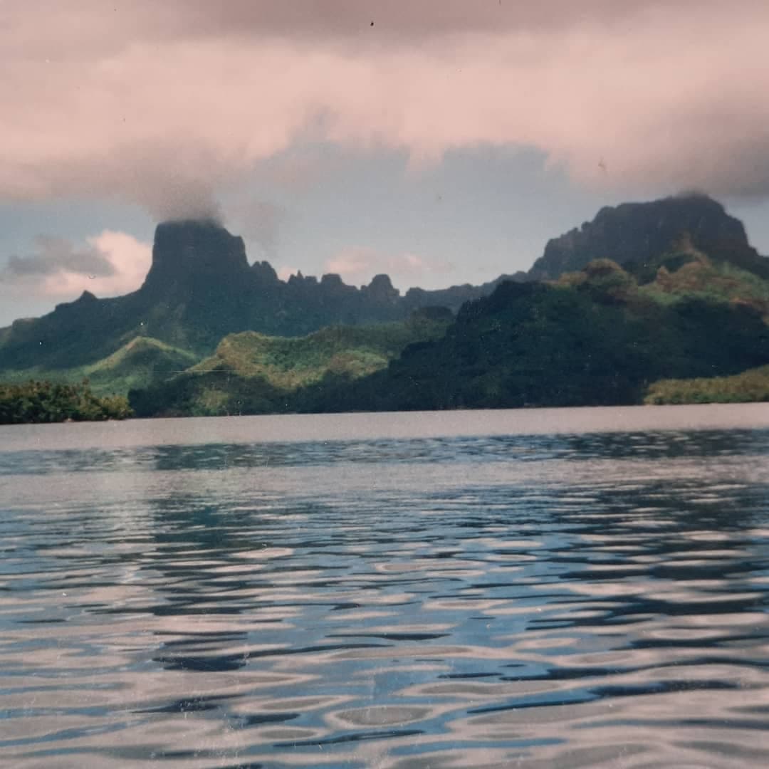 /13a Pitcairn island island photo.jpg